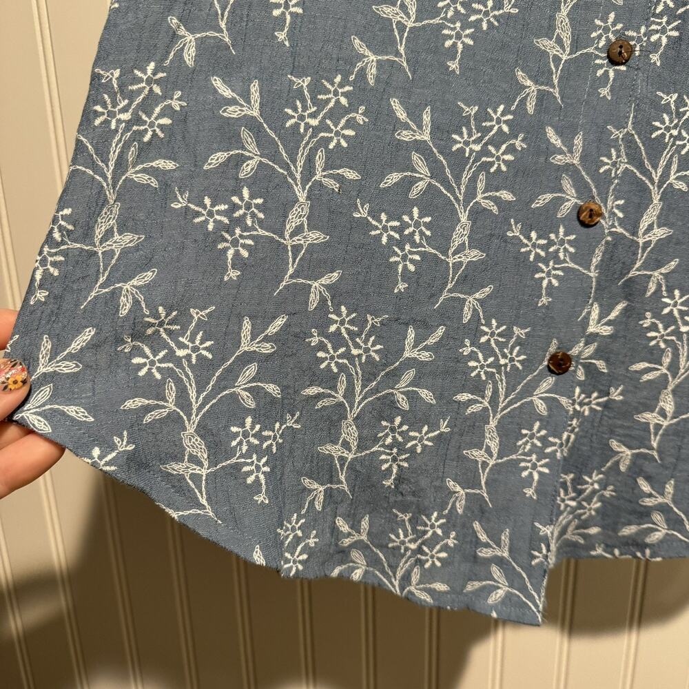 Kindred Blue Embroidered Button Front Blouse Cuffed Sleeves Size Petite Large - Picture 3 of 7
